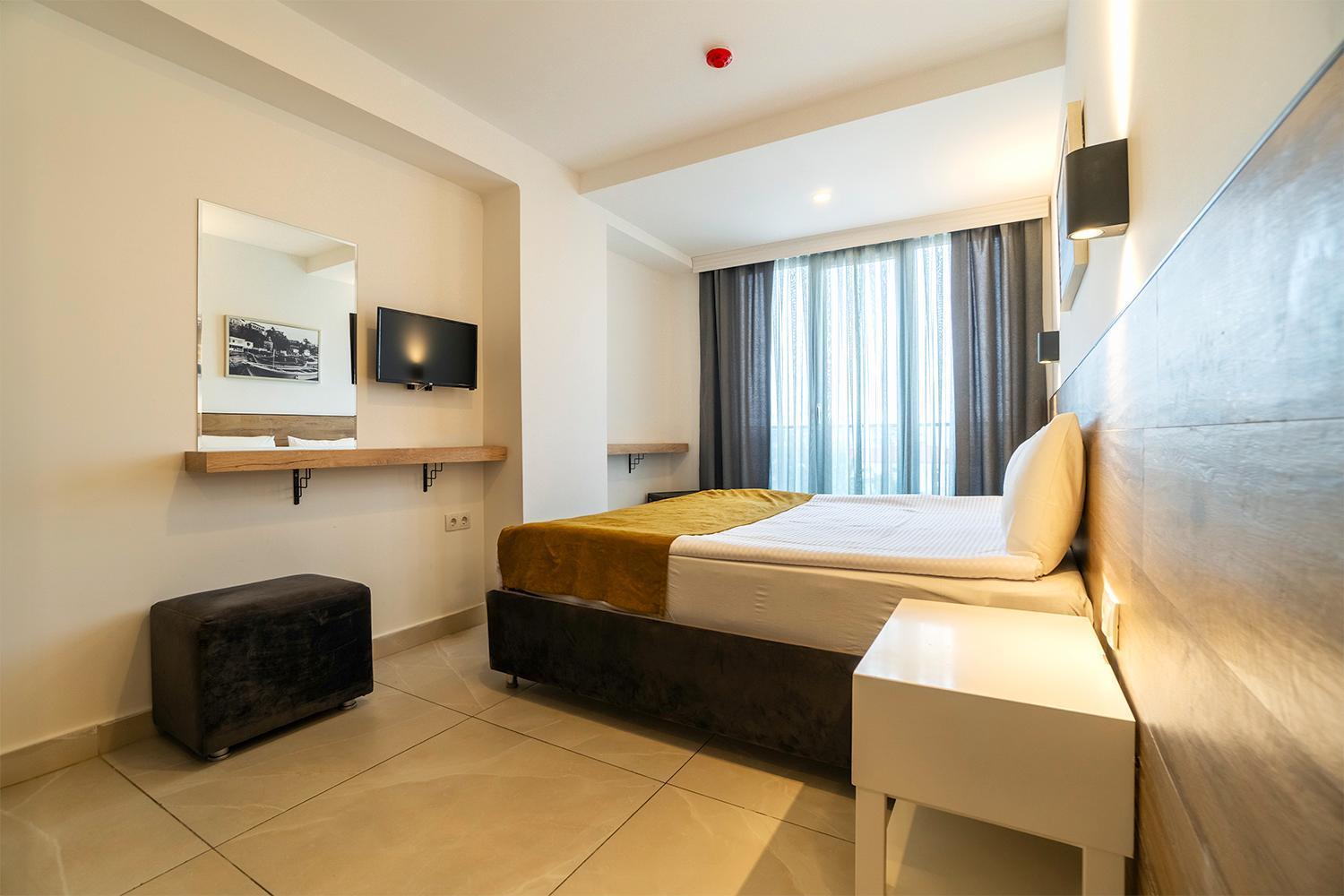 Tut Hotel Antalya Exterior photo